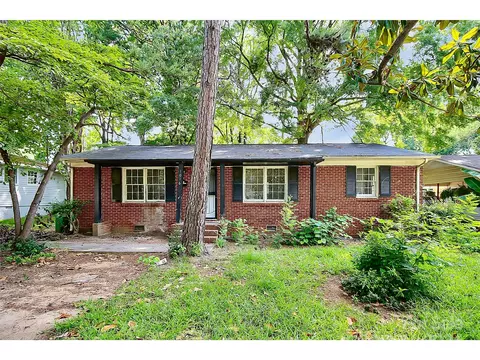 1016 Pondella Dr, Charlotte, NC 28213