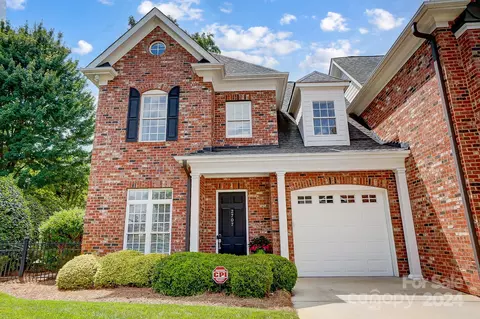 2707 Phillips Gate Dr, Charlotte, NC 28210