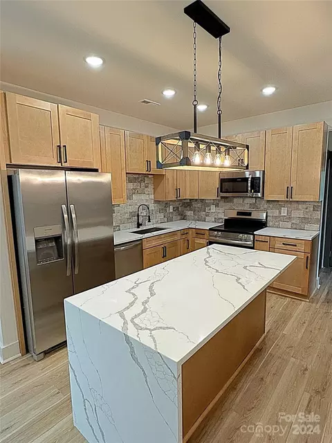 490 E 22nd St, Kannapolis, NC 28083 photo 4