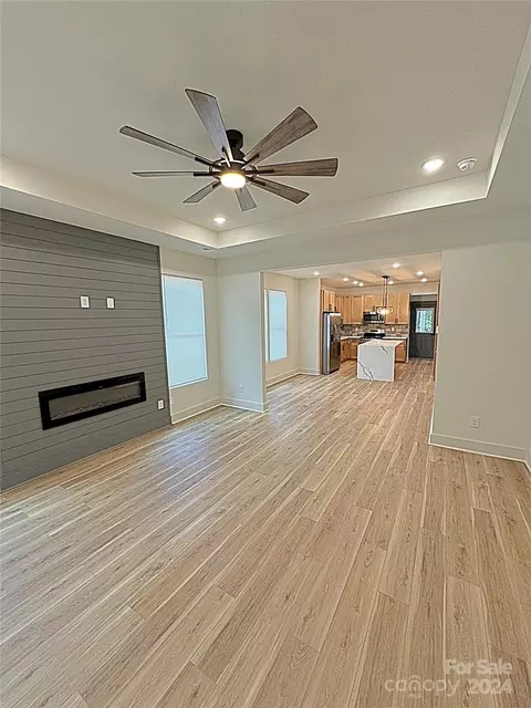 490 E 22nd St, Kannapolis, NC 28083 photo 2