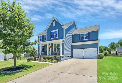 16909 Belmont Stakes Ln, Charlotte, NC 28278