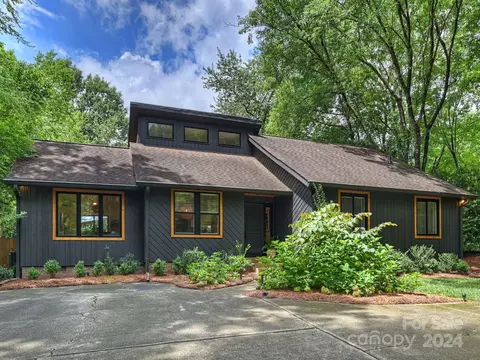 1320 Wandering Way Dr, Charlotte, NC 28226