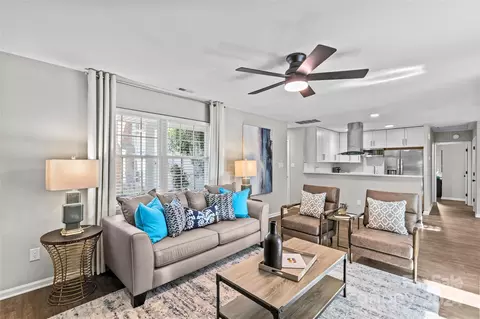 8514 Castle Pine Ct, Charlotte, NC 28226
