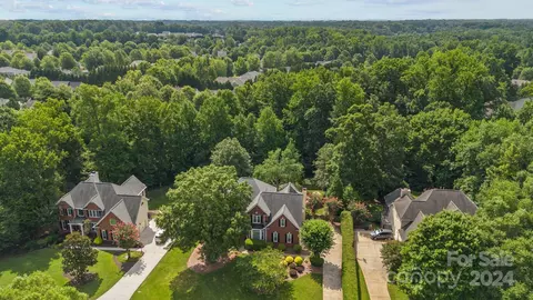 2932 Savannah Hills Dr, Matthews, NC 28105