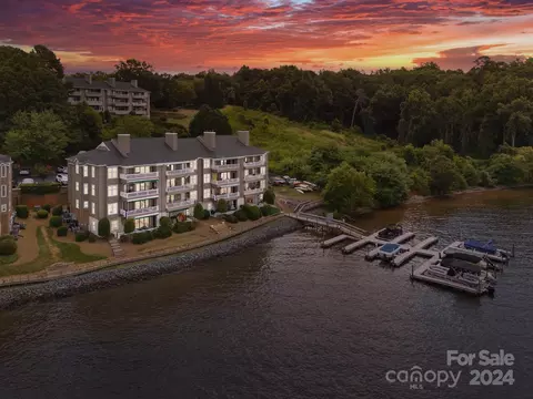 7340 Lakefront 4 Dr #4, Charlotte, NC 28278