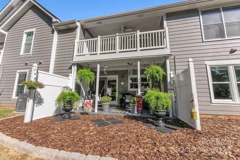 1721 Robinwood Rd, Gastonia, NC 28054