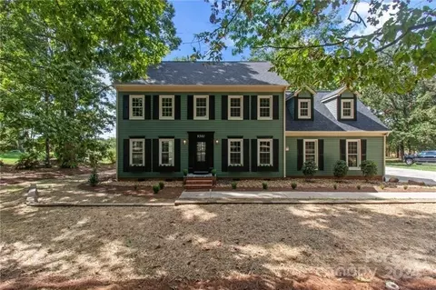 9501 Willowglen Trl, Charlotte, NC 28215