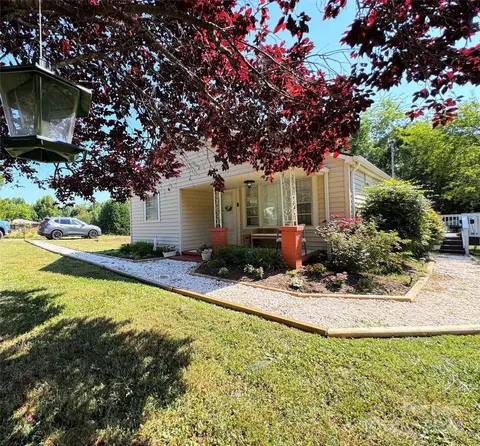 1793 Dearborn St, Morganton, NC 28655
