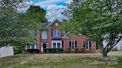 12602 Cedar Post Ln, Charlotte, NC 28215