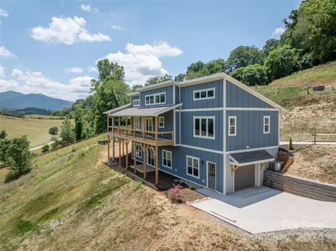 165 Aster Ridge Dr, Waynesville, NC 28786