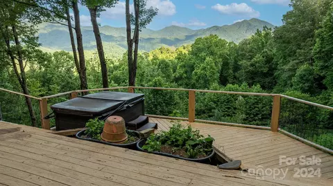 956 E View Rd, Sylva, NC 28779
