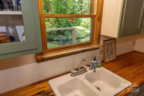 956 E View Rd, Sylva, NC 28779 photo 10