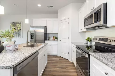 3712 Piney Grove Rd, Charlotte, NC 28212