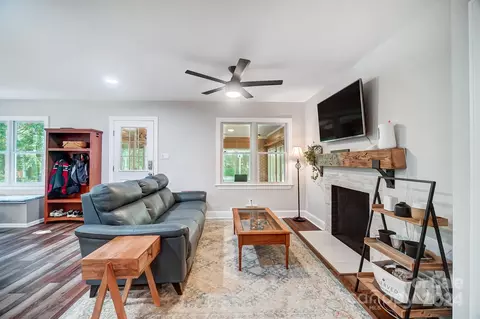 Living - 1645 Riverside Rd, Lancaster, SC 29720 photo 3 of 6