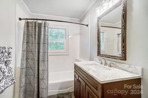 Bath - 1645 Riverside Rd, Lancaster, SC 29720 photo 3 of 3