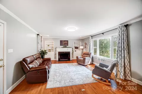 Living - 1645 Riverside Rd, Lancaster, SC 29720 photo 4 of 6