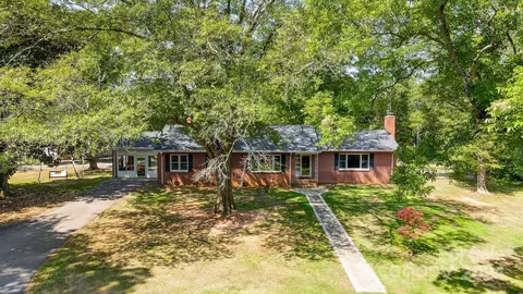 1645 Riverside Rd, Lancaster, SC 29720
