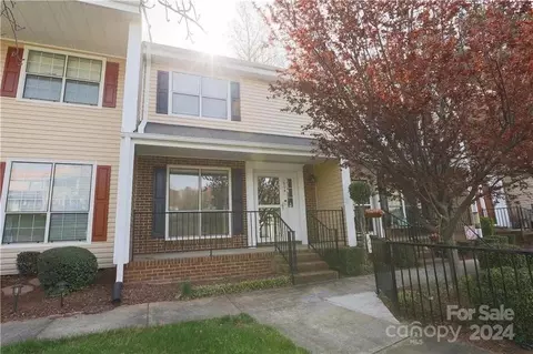 1004 Surry Ln, Gastonia, NC 28054