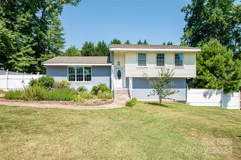 3331 Sudbury Rd, Charlotte, NC 28205