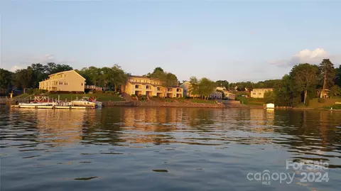 14520 Waterside Dr, Charlotte, NC 28278