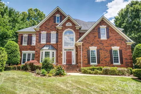 9105 Kalanchoe Dr, Matthews, NC 28105