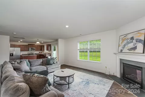 1700 Gaston Mountain Dr, Dallas, NC 28034