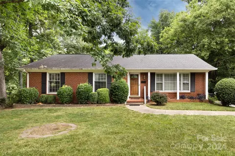 2233 Wensley Dr, Charlotte, NC 28210