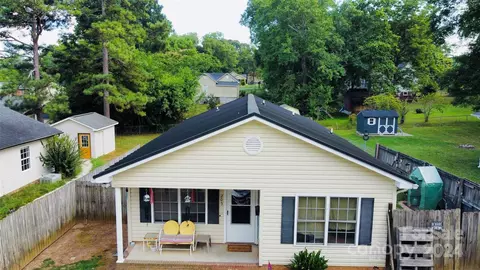 205 W Lee Ave, Bessemer City, NC 28016