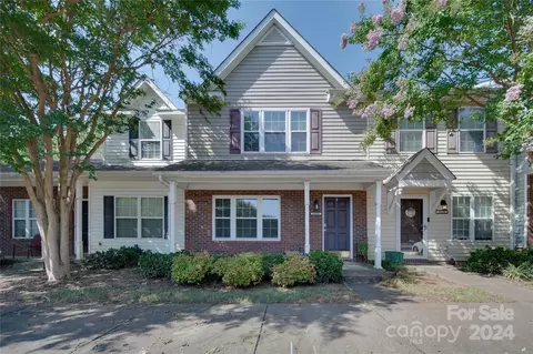 10122 Ballyclare Ct, Charlotte, NC 28213