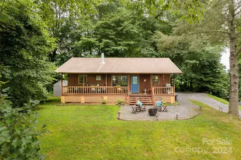 59 Longridge Ln, Waynesville, NC 28785