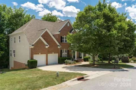7273 Willowbrook Dr, Denver, NC 28037
