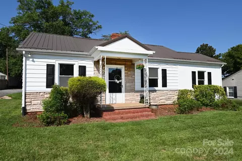 1241 11th Nw St NW, Hickory, NC 28601