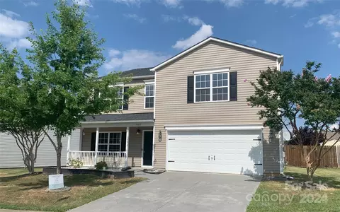 9817 Bayview Pkwy, Charlotte, NC 28216