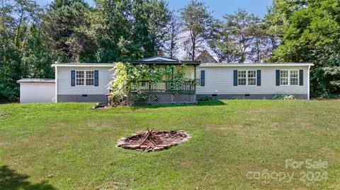 109 Estrine Dr, Candler, NC 28715