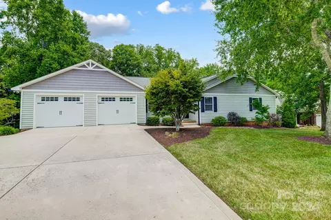 2685 Queens Dr, Lincolnton, NC 28092