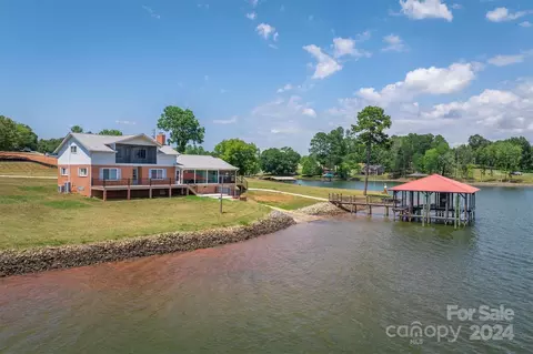 1036 Lake Vista Ln, Taylorsville, NC 28681