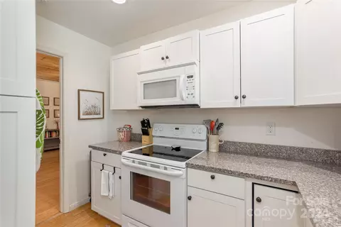 Kitchen - 84 Sienna Rd, Saluda, NC 28773 photo 2 of 3