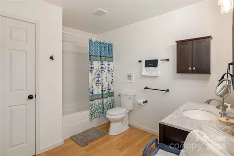 Bath - 84 Sienna Rd, Saluda, NC 28773 photo 2 of 3