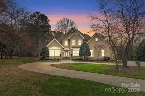 2675 Rolling Hills Dr, Monroe, NC 28110