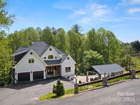 3012 Hickory Nut Trl, Hendersonville, NC 28739