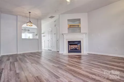 Living - 944 Copperstone Ln, Fort Mill, SC 29708 photo 1 of 3