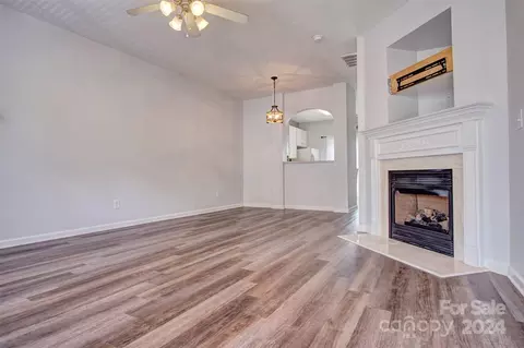 Living - 944 Copperstone Ln, Fort Mill, SC 29708 photo 2 of 3