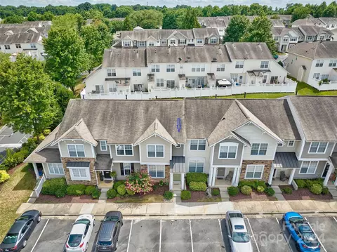 View/Area - 944 Copperstone Ln, Fort Mill, SC 29708 photo 2 of 6