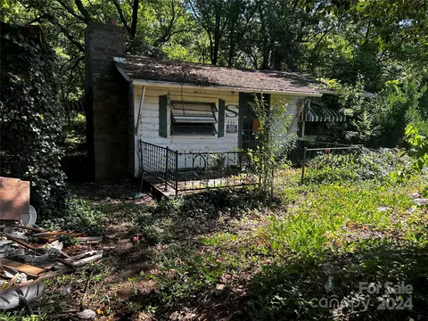 306 Queens Rd, Gastonia, NC 28052