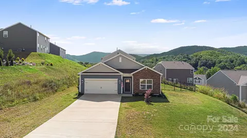 127 Amblers Knoll Rd, Weaverville, NC 28787