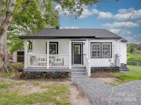114 W Hilltop Cir, Gastonia, NC 28052