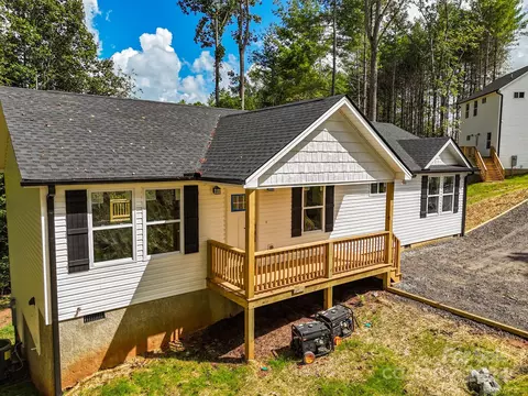 13 Greenridge Rd, Weaverville, NC 28787