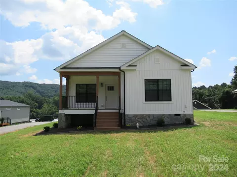 372 Carolina 3 Ave #3, Marion, NC 28752