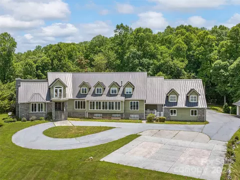 22 Vineyard Hill Dr, Fletcher, NC 28732