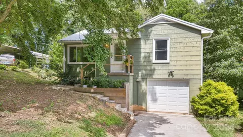 286 White Pine Dr, Asheville, NC 28805